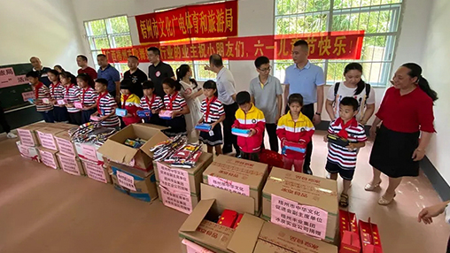 愛心回饋 筑夢教育 | 百裕集團(tuán)以行動助力公益，點(diǎn)亮童真夢想！