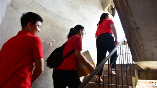 迎“七一”，送溫暖 | 百裕教育黨支部走訪慰問困難老黨員