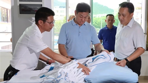 梧州市市委常委、統(tǒng)戰(zhàn)部部長何世恰蒞臨百裕集團(tuán)調(diào)研指導(dǎo)